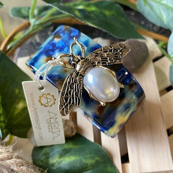 Amrita Singh Open Resin Bee Pearl Cuff - Picture 2 of 4